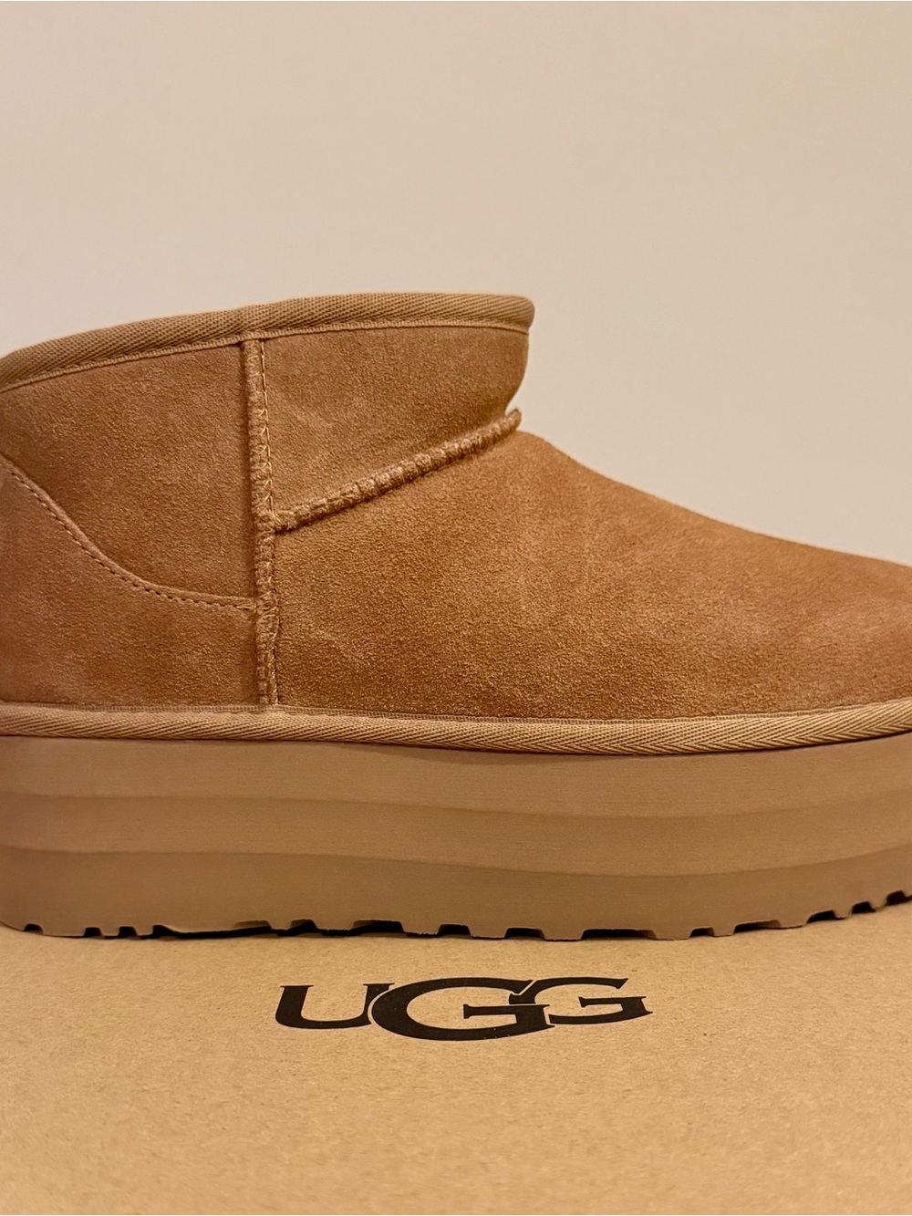 UGG Short Platform Boot in Chestnut Tan